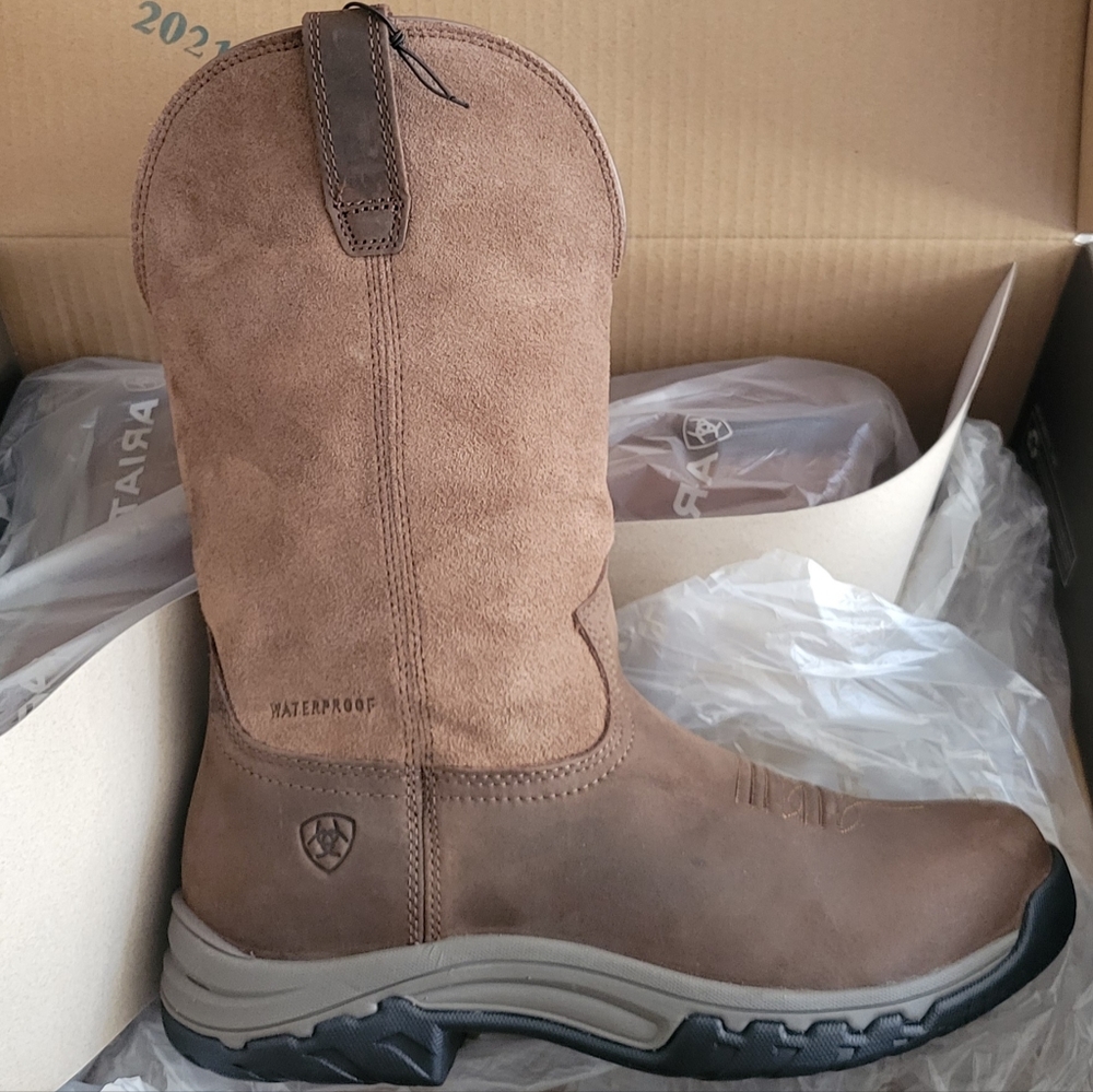 Ariat pull up boots Woman's 8 Boys 6
